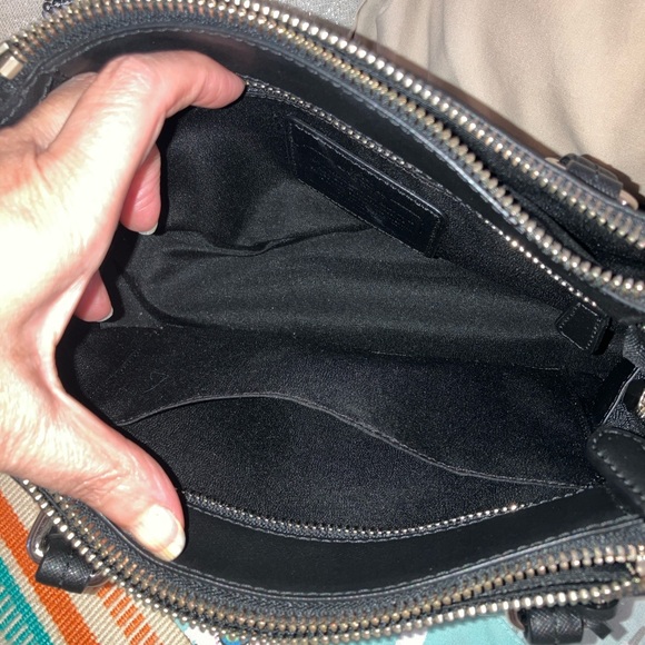 Coach hand bag - Picture 3 of 10